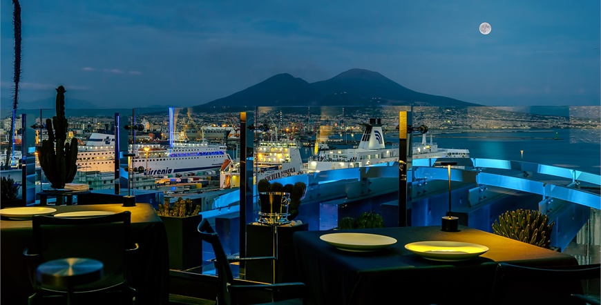 (16991)Romeo Hotel Neapel