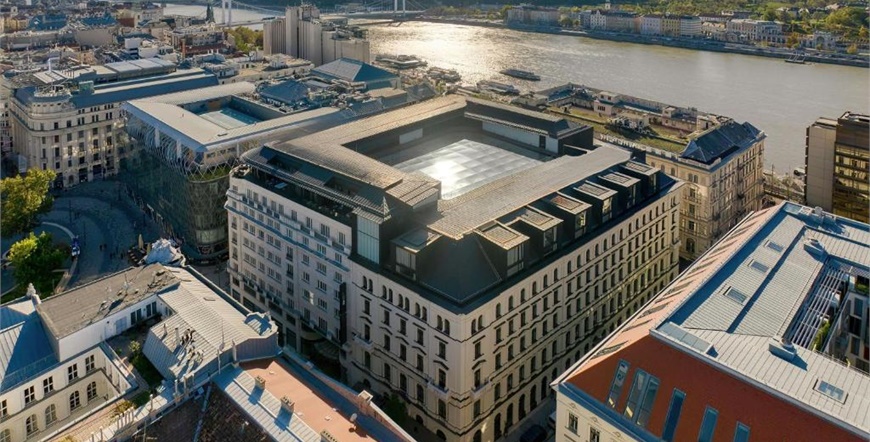 (20589)Dorothea Hotel, Budapest Autograph Collection3