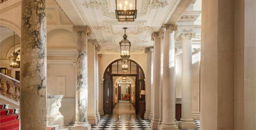 (22237)Raffles London1